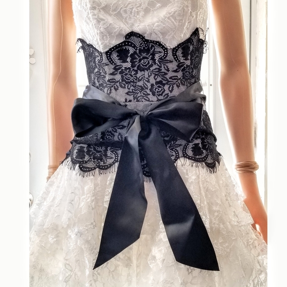 Fiesta Short Poof White/Black Lace Dress, XS - Picture 5 of 6